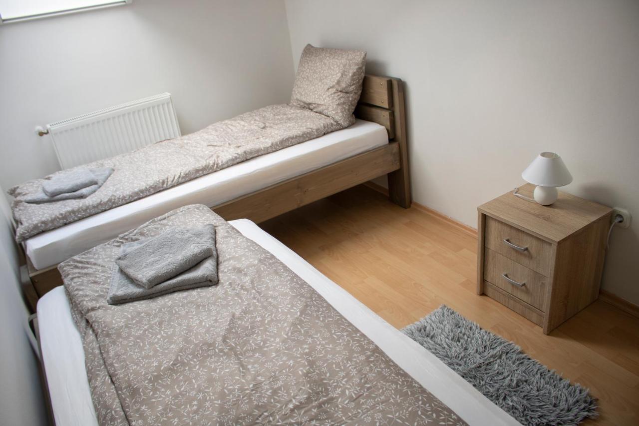 Appartamento Csalogány Apartman Szekszárd Esterno foto